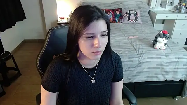 Snapshot of kittykat18x chatting on 10-28-25, 01:09 kittykat18x online show from 10-28-25, 01:09