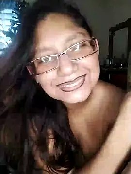 Snapshot of Sivanija_21 chatting on 12-13-24, 03:54 Sivanija 21 online show from 12-13-24, 03:54