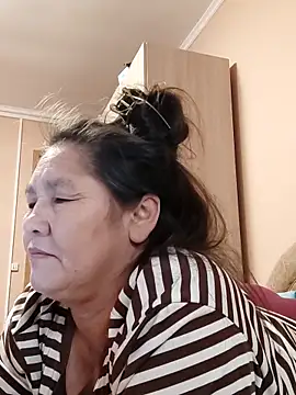 Zulfiya Bruce online show from 10-20-25, 01:39