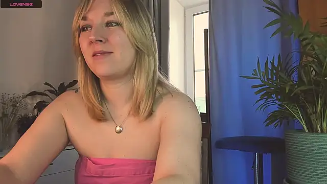 5 in one online show from 04-14-26, 03:34