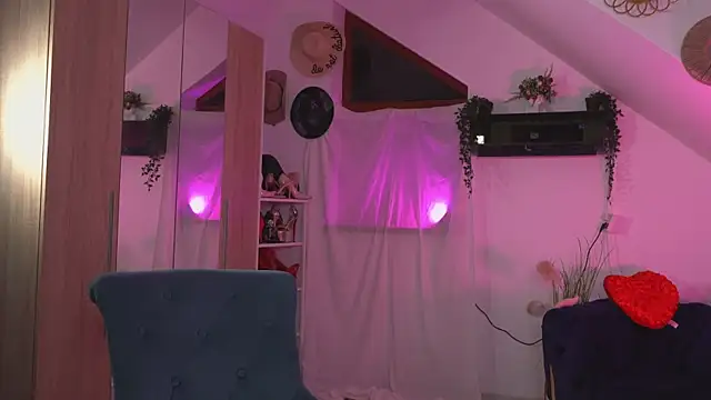 Snapshot of Amaliamour chatting on 10-04-25, 01:25 Amaliamour online show from 10-04-25, 01:25