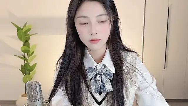 HaagenDazs  online show from 02-22-25, 01:02