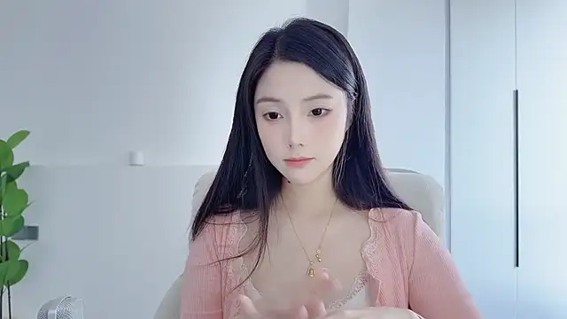 HaagenDazs  online show from 11-28-25, 05:21