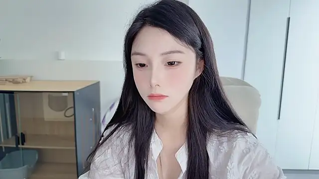Snapshot of HaagenDazs_ chatting on 06-24-26, 03:27 HaagenDazs online show from 06-24-26, 03:27