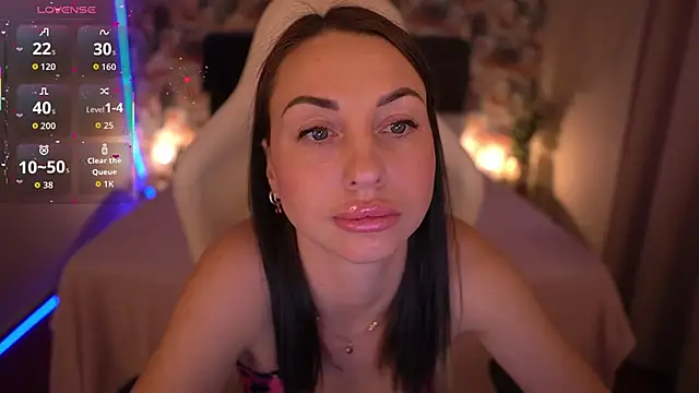 KristiiMax online show from 11-18-25, 10:31