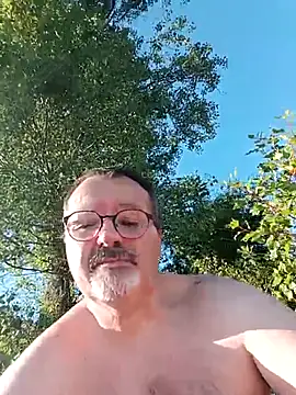 Snapshot of mike9473 chatting on 05-24-26, 04:34 mike9473 online show from 05-24-26, 04:34