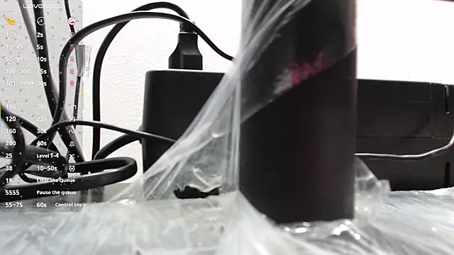 Snapshot of veronicaroose_ chatting on 02-11-25, 10:39 veronicaroose online show from 02-11-25, 10:39