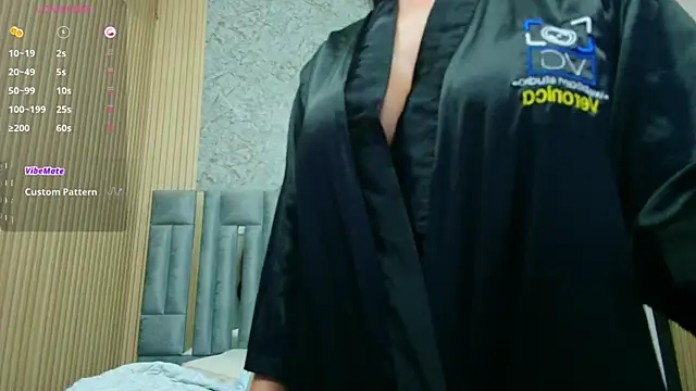 Snapshot of veronicaroose_ chatting on 09-29-25, 12:54 veronicaroose online show from 09-29-25, 12:54