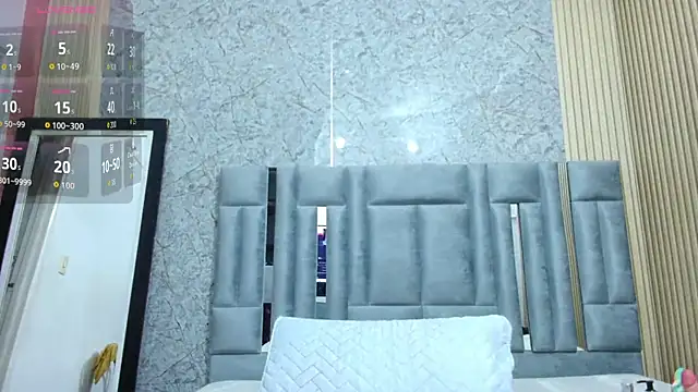 Snapshot of veronicaroose_ chatting on 12-18-25, 12:44 veronicaroose online show from 12-18-25, 12:44