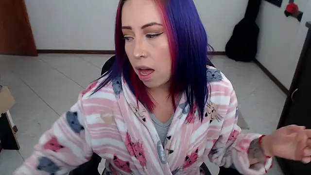 Snapshot of charlottezoe15 chatting on 02-18-26, 05:31 charlottezoe15 online show from 02-18-26, 05:31