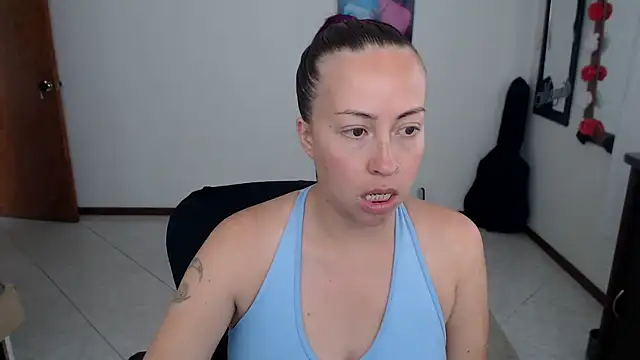 Snapshot of charlottezoe15 chatting on 02-20-26, 05:57 charlottezoe15 online show from 02-20-26, 05:57