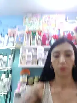 LunaZambrano online show from 01-17-26, 05:49