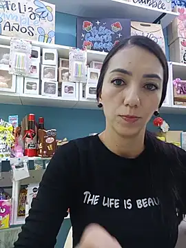 Snapshot of LunaZambrano chatting on 06-10-26, 03:11 LunaZambrano online show from 06-10-26, 03:11