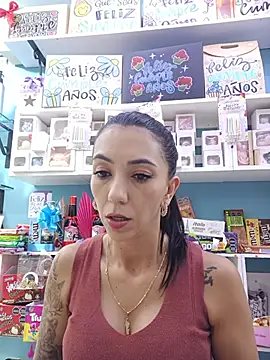 Snapshot of LunaZambrano chatting on 06-18-26, 07:29 LunaZambrano online show from 06-18-26, 07:29