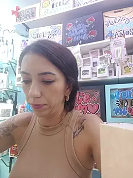Snapshot of LunaZambrano chatting on 06-27-26, 07:08 LunaZambrano online show from 06-27-26, 07:08