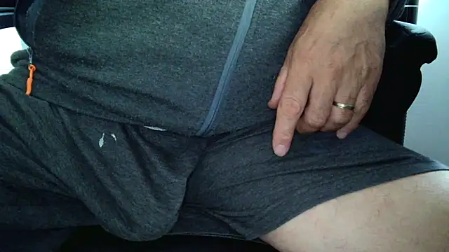 Snapshot of scorvierge@xh chatting on 09-23-25, 01:03 scorviergexh online show from 09-23-25, 01:03