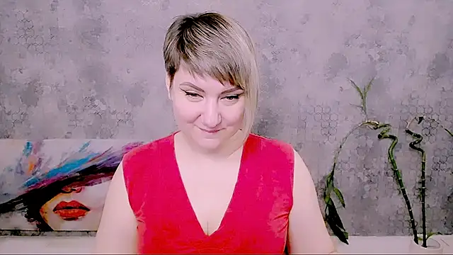 Snapshot of Djullia chatting on 03-07-26, 06:21 Djullia online show from 03-07-26, 06:21
