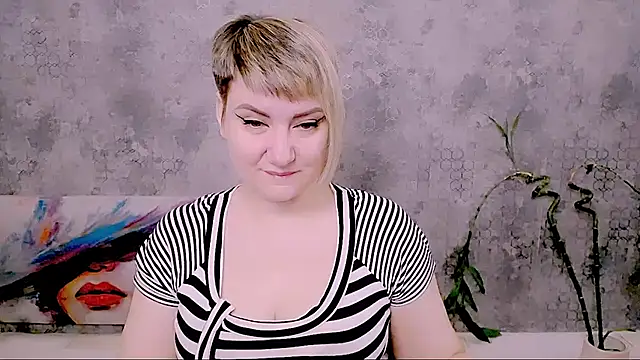 Snapshot of Djullia chatting on 04-11-26, 05:12 Djullia online show from 04-11-26, 05:12