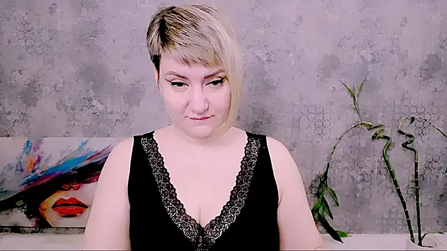 Snapshot of Djullia chatting on 04-18-26, 05:11 Djullia online show from 04-18-26, 05:11