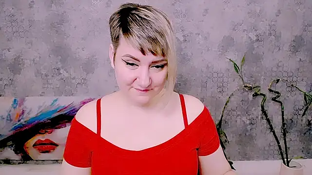 Snapshot of Djullia chatting on 05-16-26, 05:15 Djullia online show from 05-16-26, 05:15