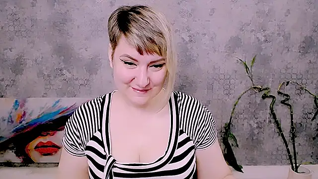 Snapshot of Djullia chatting on 05-20-26, 06:08 Djullia online show from 05-20-26, 06:08