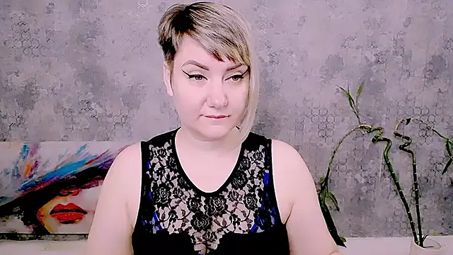 Snapshot of Djullia chatting on 05-31-26, 05:04 Djullia online show from 05-31-26, 05:04