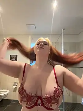 Snapshot of AnjaAmelia chatting on 03-08-26, 11:14 AnjaAmelia online show from 03-08-26, 11:14