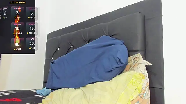 Snapshot of santi_brown chatting on 01-06-26, 06:33 santi brown online show from 01-06-26, 06:33