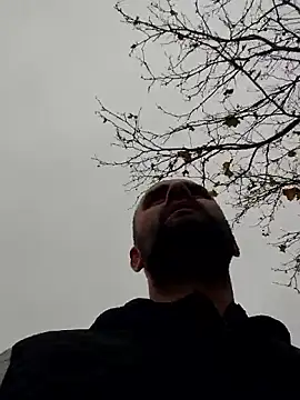 Snapshot of Govora chatting on 11-23-25, 01:33 Govora online show from 11-23-25, 01:33