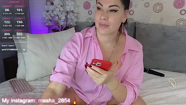 Madelynn online show from 03-18-25, 04:37