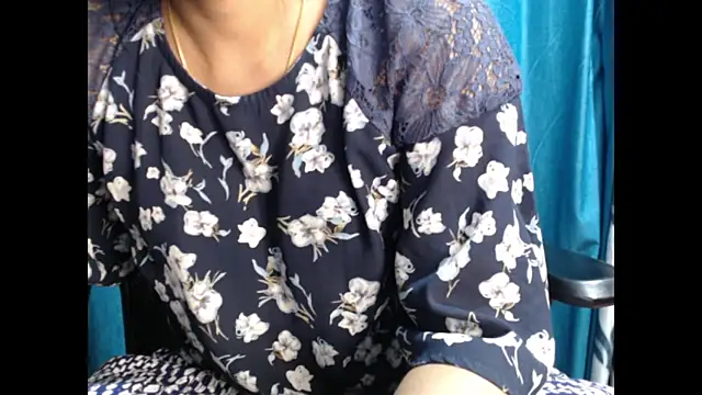 Snapshot of CuteRhea69 chatting on 02-05-25, 03:20 CuteRhea69 online show from 02-05-25, 03:20