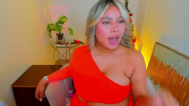 Snapshot of Carlota_peach chatting on 12-31-24, 06:57 Carlota peach online show from 12-31-24, 06:57