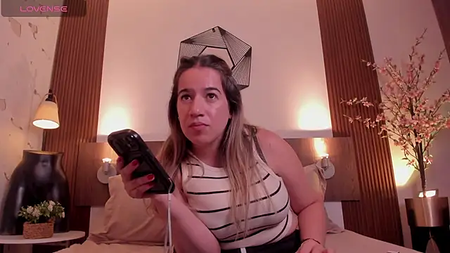 Antonellachic73 online show from 04-20-26, 10:00