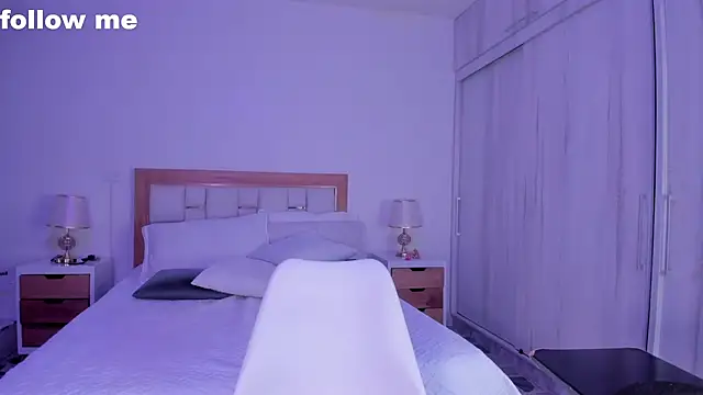 mia hank online show from 02-19-25, 11:38