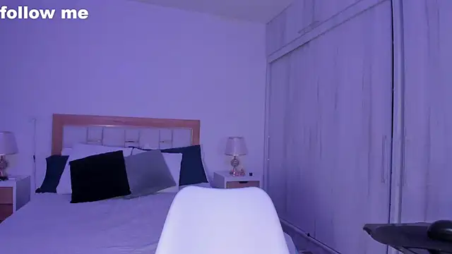 mia hank online show from 02-24-25, 11:43