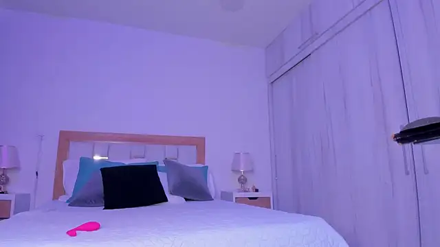 mia hank online show from 03-09-25, 11:47