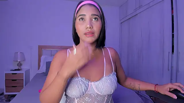 mia hank online show from 03-10-25, 11:42