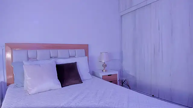 mia hank online show from 04-07-26, 11:43