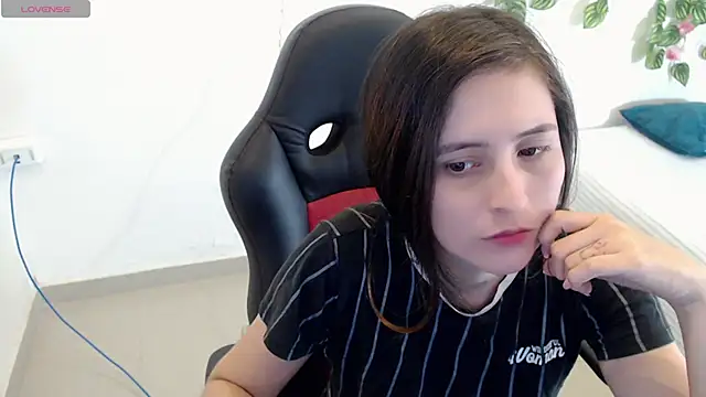 tania sweet   online show from 12-18-24, 01:48