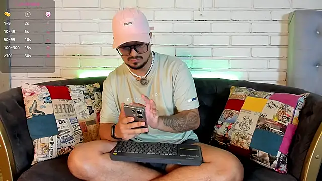 Snapshot of DaviidEvans_ chatting on 11-29-25, 07:55 DaviidEvans online show from 11-29-25, 07:55