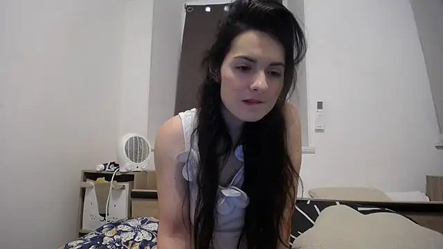 Snapshot of desirmiss1 chatting on 02-16-25, 02:00 desirmiss1 online show from 02-16-25, 02:00