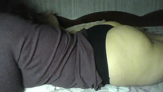 Snapshot of Alma_Evelynne chatting on 03-27-26, 06:40 Alma Evelynne online show from 03-27-26, 06:40