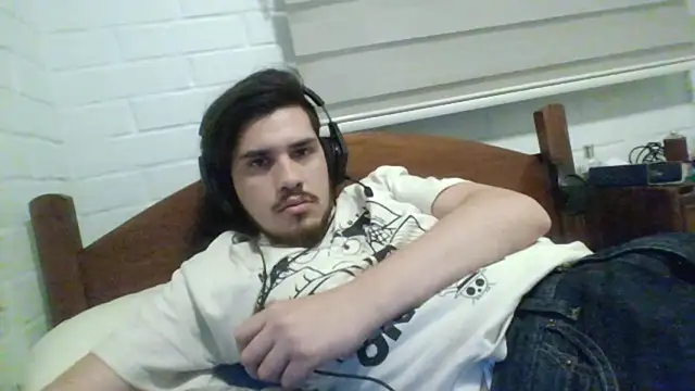 Snapshot of hung_weeb chatting on 12-11-24, 03:45 hung weeb online show from 12-11-24, 03:45