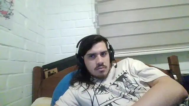 Snapshot of hung_weeb chatting on 01-13-25, 01:02 hung weeb online show from 01-13-25, 01:02