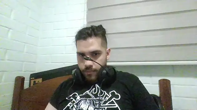 Snapshot of hung_weeb chatting on 01-23-25, 01:30 hung weeb online show from 01-23-25, 01:30