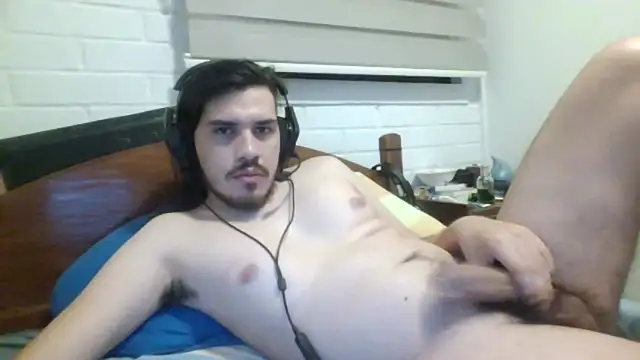 Snapshot of hung_weeb chatting on 01-25-25, 05:40 hung weeb online show from 01-25-25, 05:40