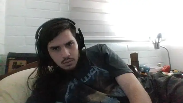 Snapshot of hung_weeb chatting on 03-11-25, 02:43 hung weeb online show from 03-11-25, 02:43