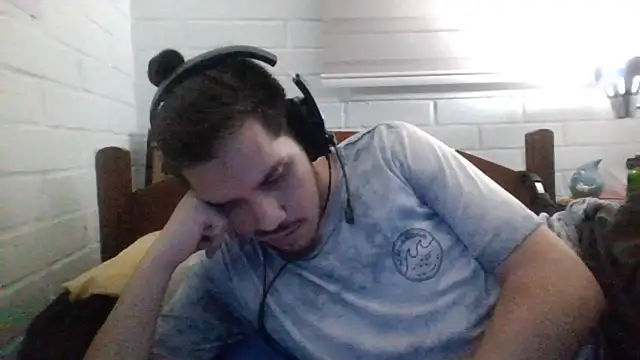 Snapshot of hung_weeb chatting on 03-13-25, 02:49 hung weeb online show from 03-13-25, 02:49