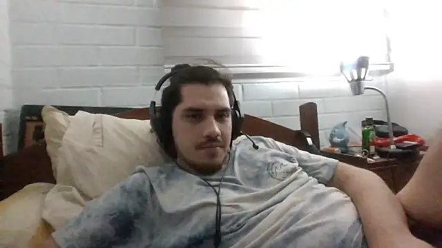 Snapshot of hung_weeb chatting on 03-13-25, 06:26 hung weeb online show from 03-13-25, 06:26