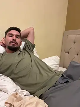 Tomthelong online show from 02-20-25, 05:33